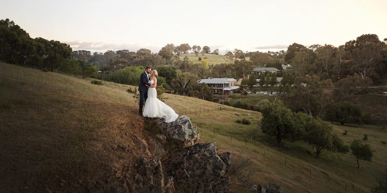 https://adelaideweddingvenues.com/new/wp-content/uploads/2023/07/ingle-wood-inn-wedding-photo-1280x640.jpg