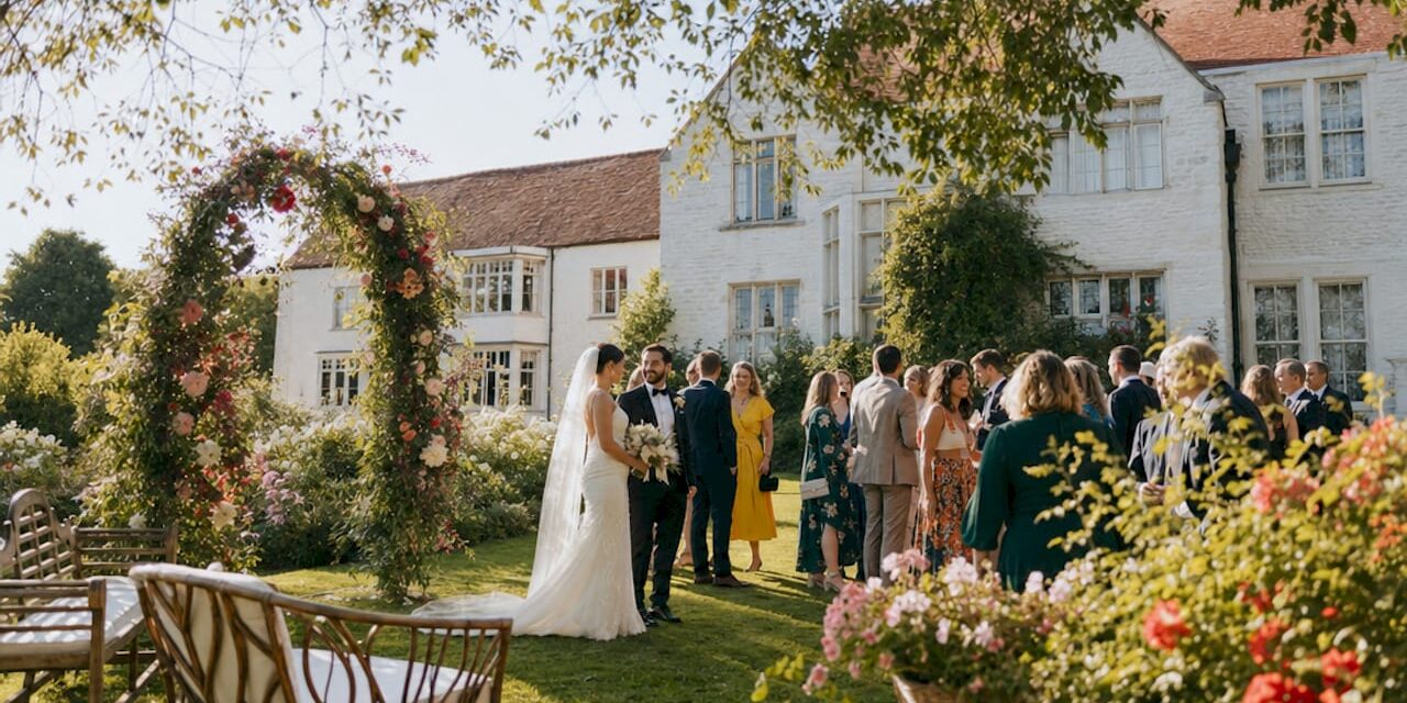 https://adelaideweddingvenues.com/new/wp-content/uploads/2026/06/1780638081131_Classic-manor-house-heritage-wedding-venue-1280x640.jpeg