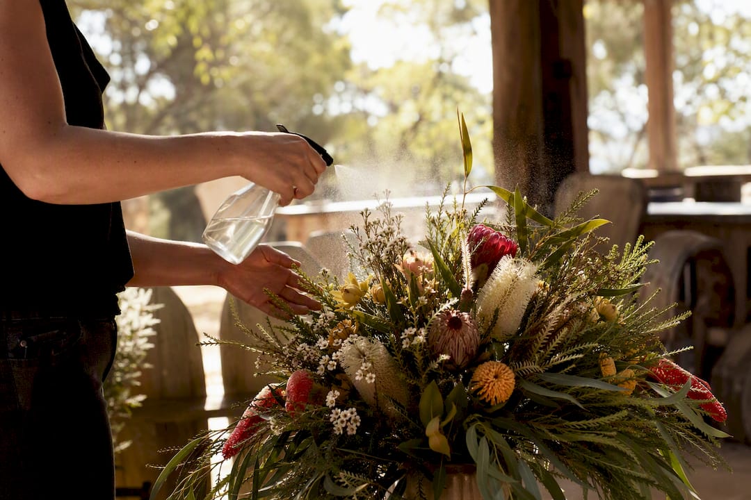 Yes, you can have a heatwave wedding in Adelaide, with a plan 3 Hands misting wedding flowers outdoors